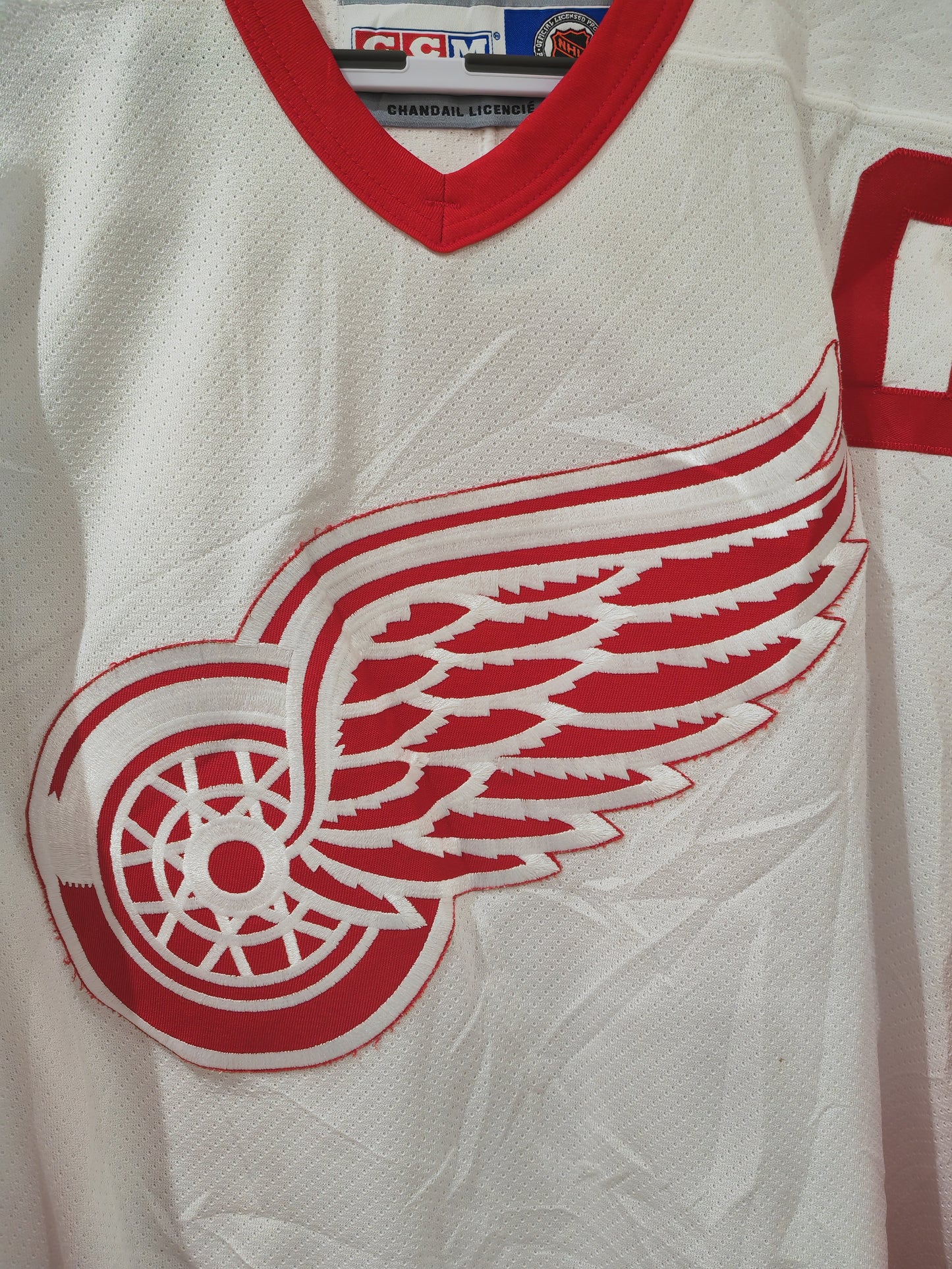 CCM Detroit Red Wings NHL Jersey, #9 Yzerman, White, Size Large
