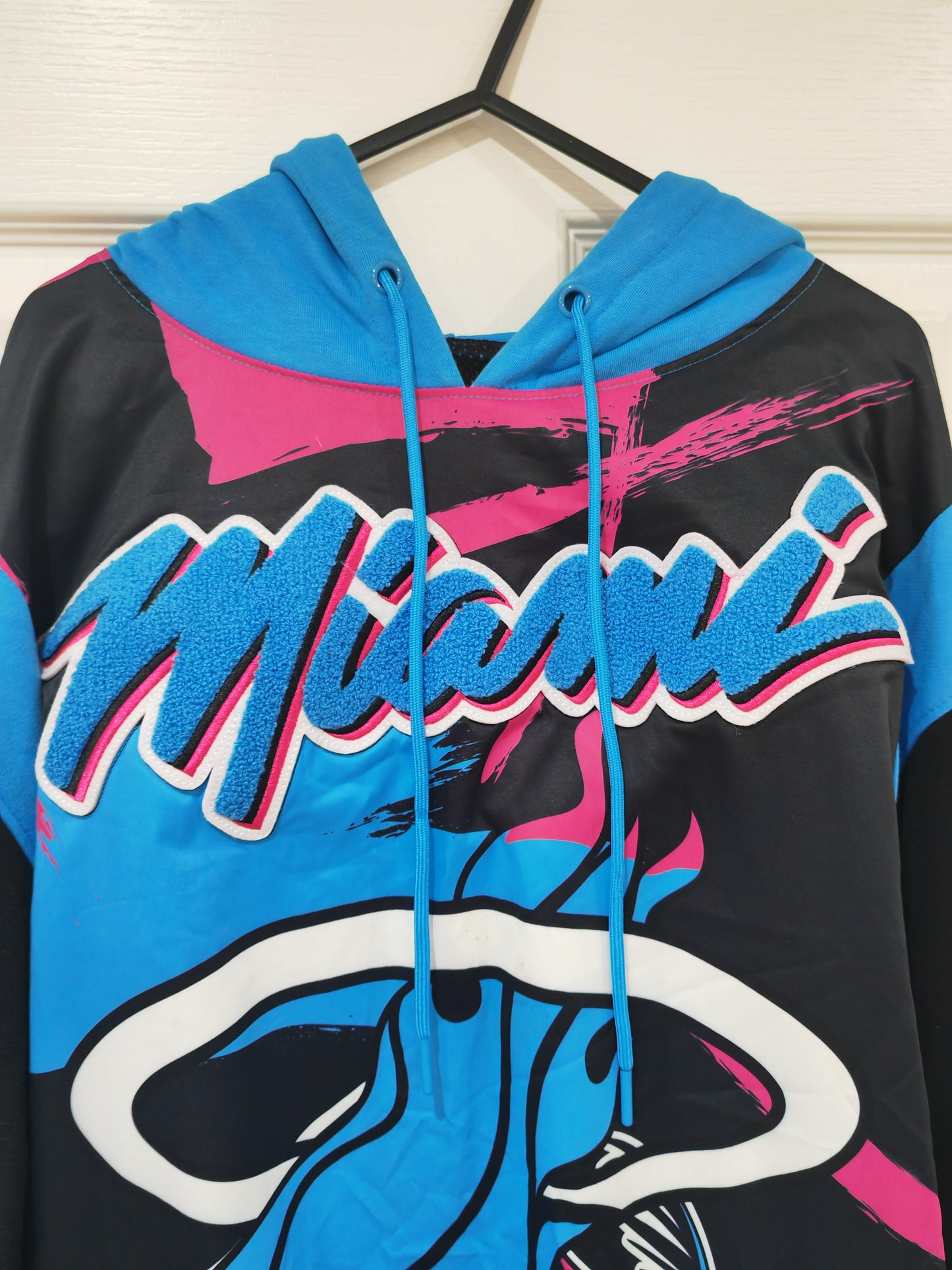 NBA X Black Pyramid Miami Heat Vice Pullover Hoodie, Black/blue/pink, Size Medium