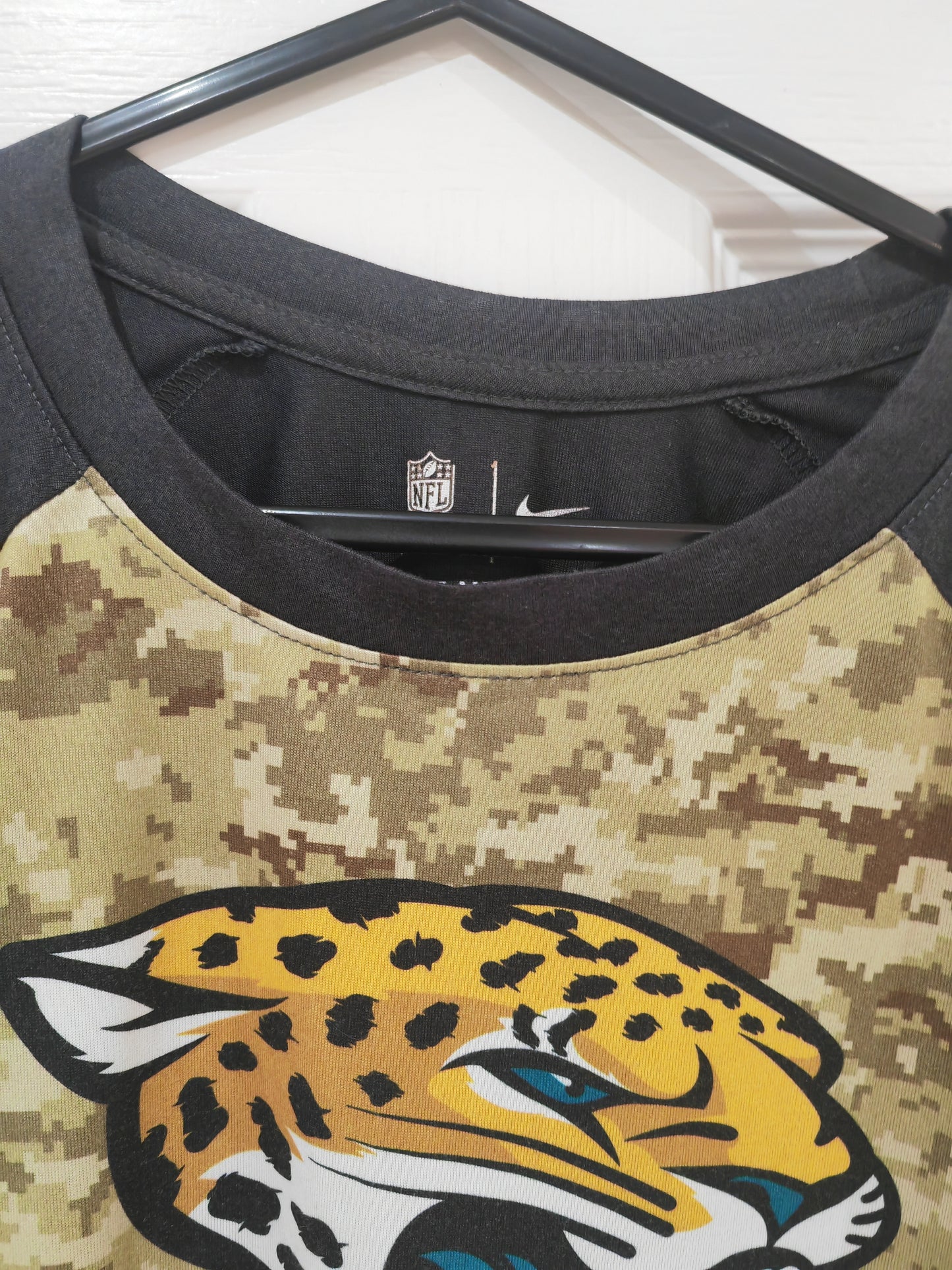 Nike Jacksonville Jaguars NFL Salute To Service 3/4 Sleeve T Shirt, Size Medium