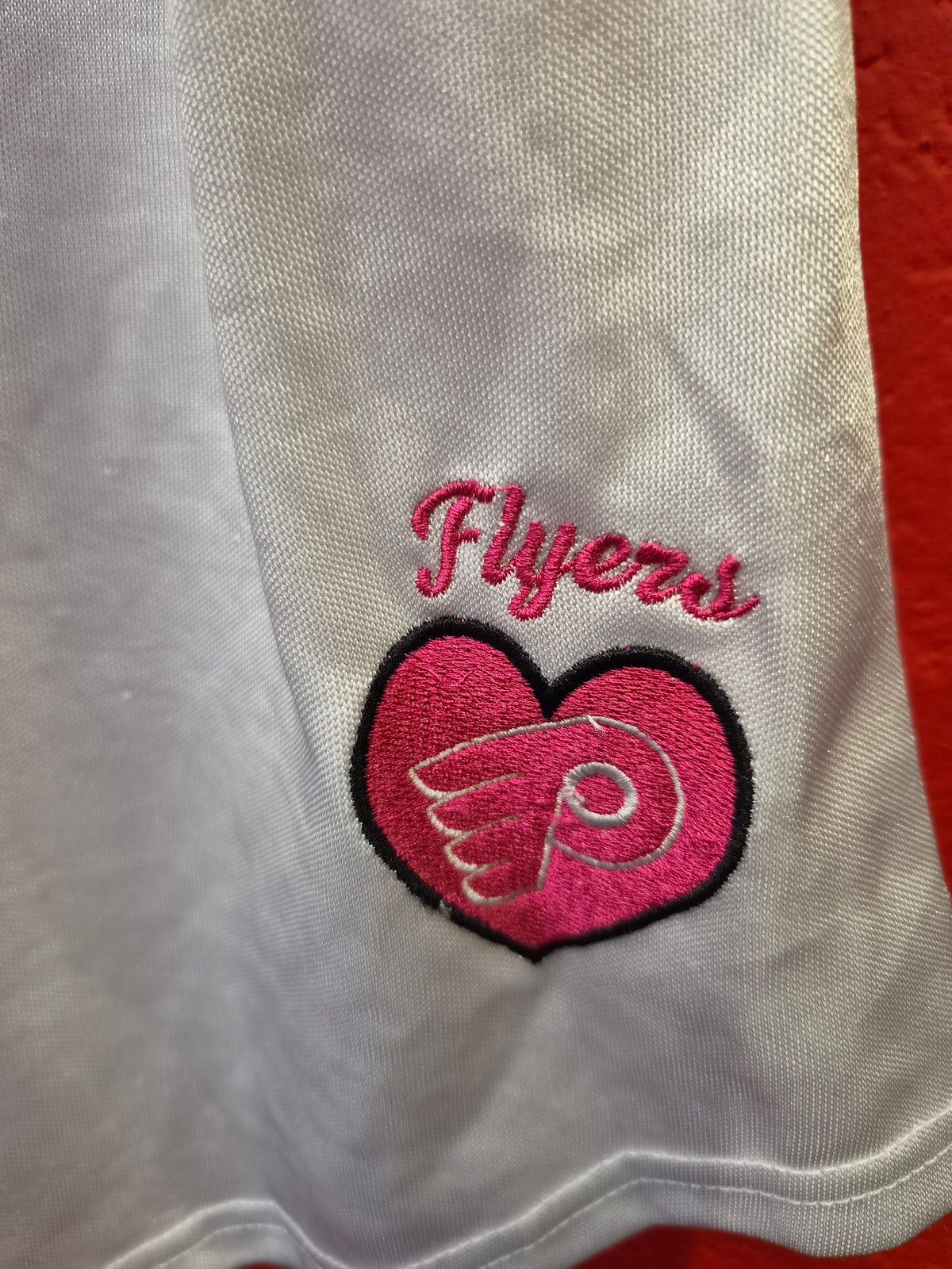 Women's Reebok Philadelphia Flyers NHL Jersey, #18 Richards, White/Pink, Size Small