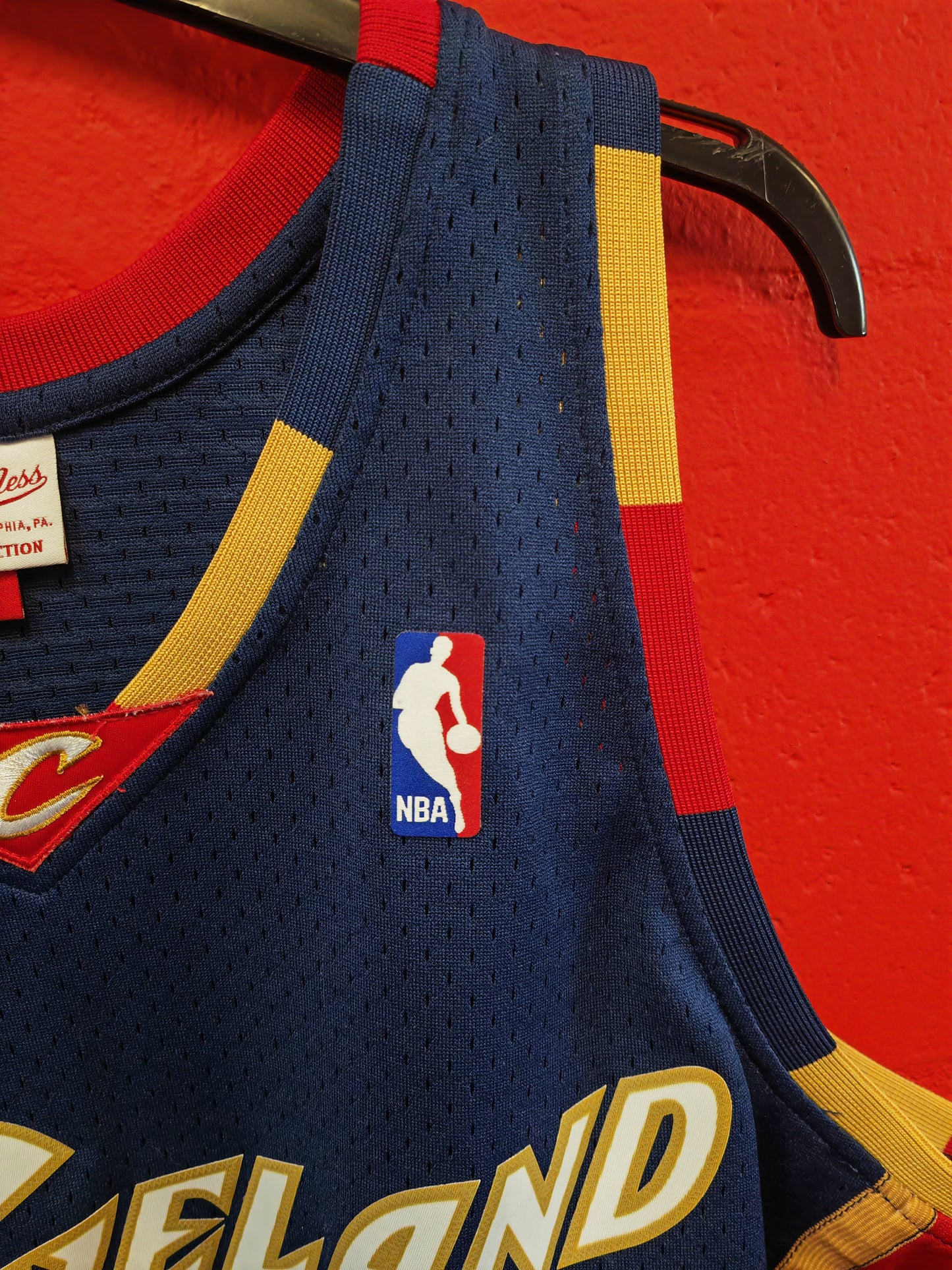 Mitchell & Ness Cleveland Cavaliers 2008-09 Jersey, #23 James, Navy Blue, Size Large