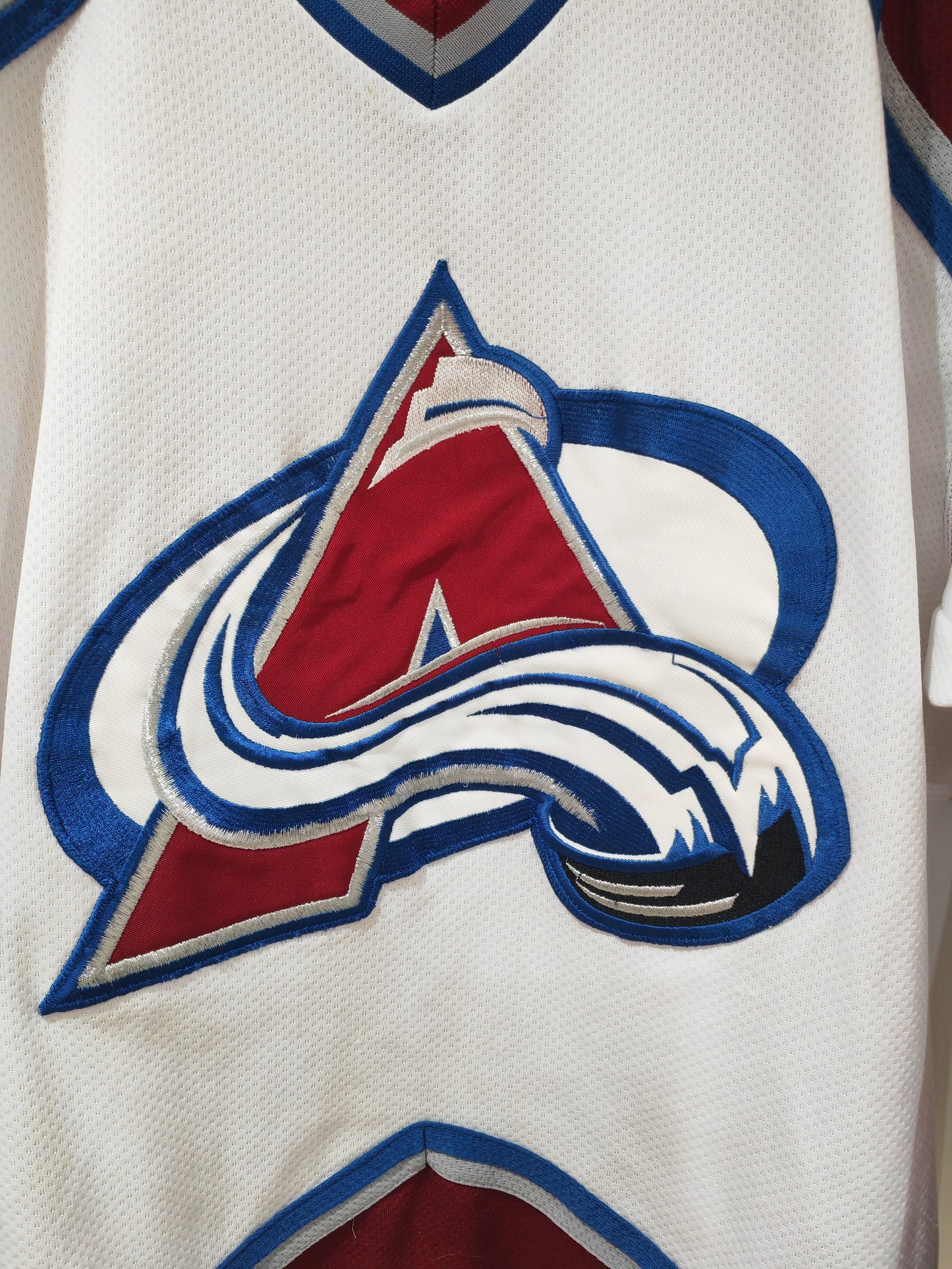 Starter Colorado Avalanche NHL Hockey Jersey, White, Size Medium