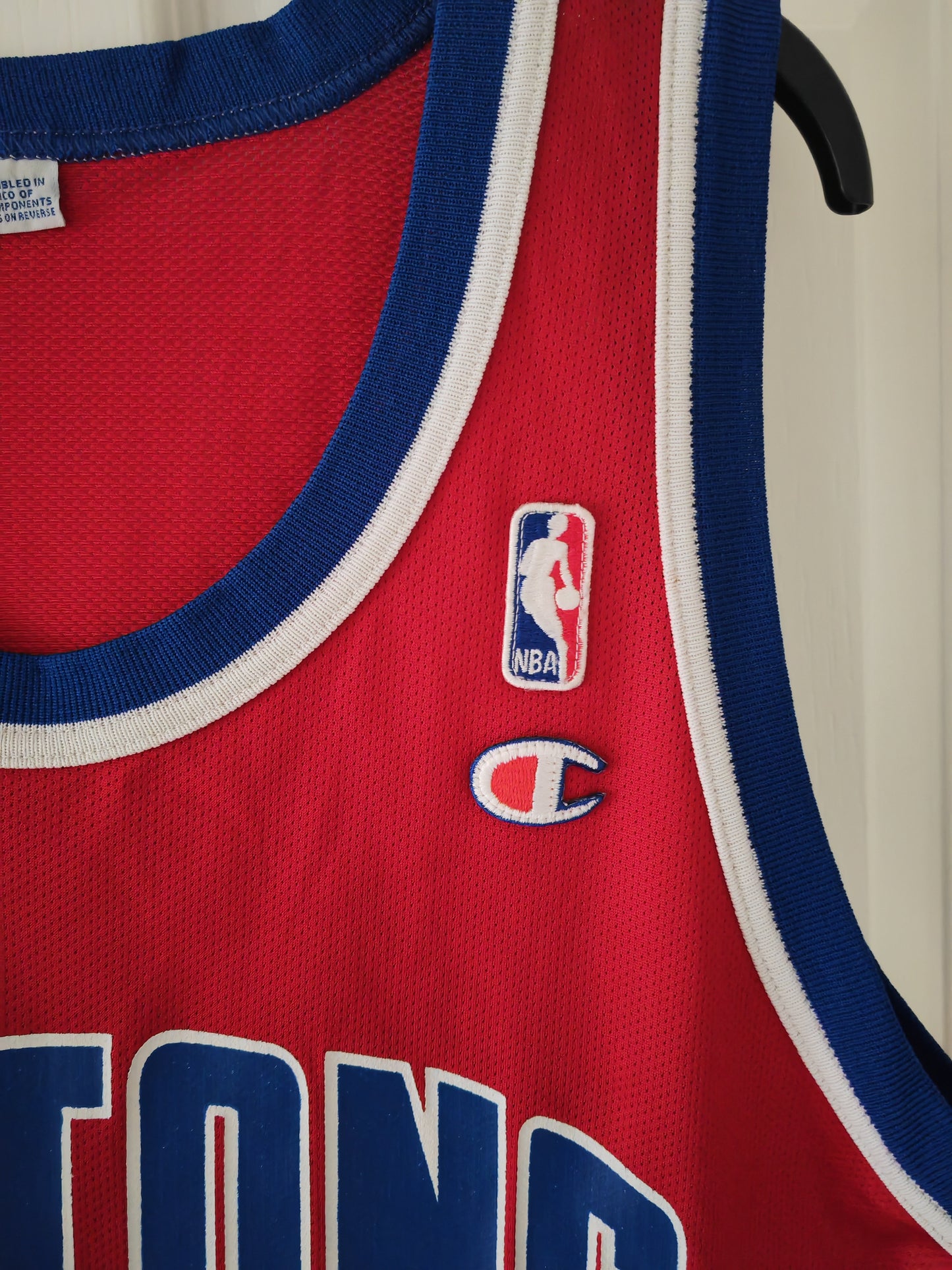 Champion Detroit Pistons NBA Jersey, Vintage, #33 Hill, Red, Size 44 M/L