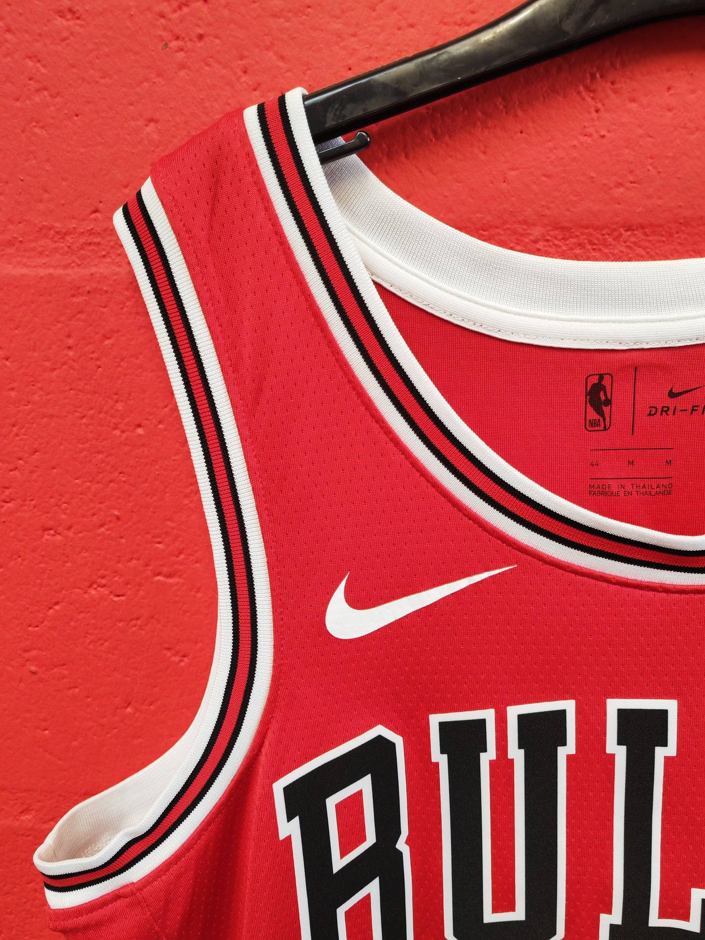 Nike Chicago Bulls NBA Swingman Jersey, #24 Markkanen, Red, Size Medium