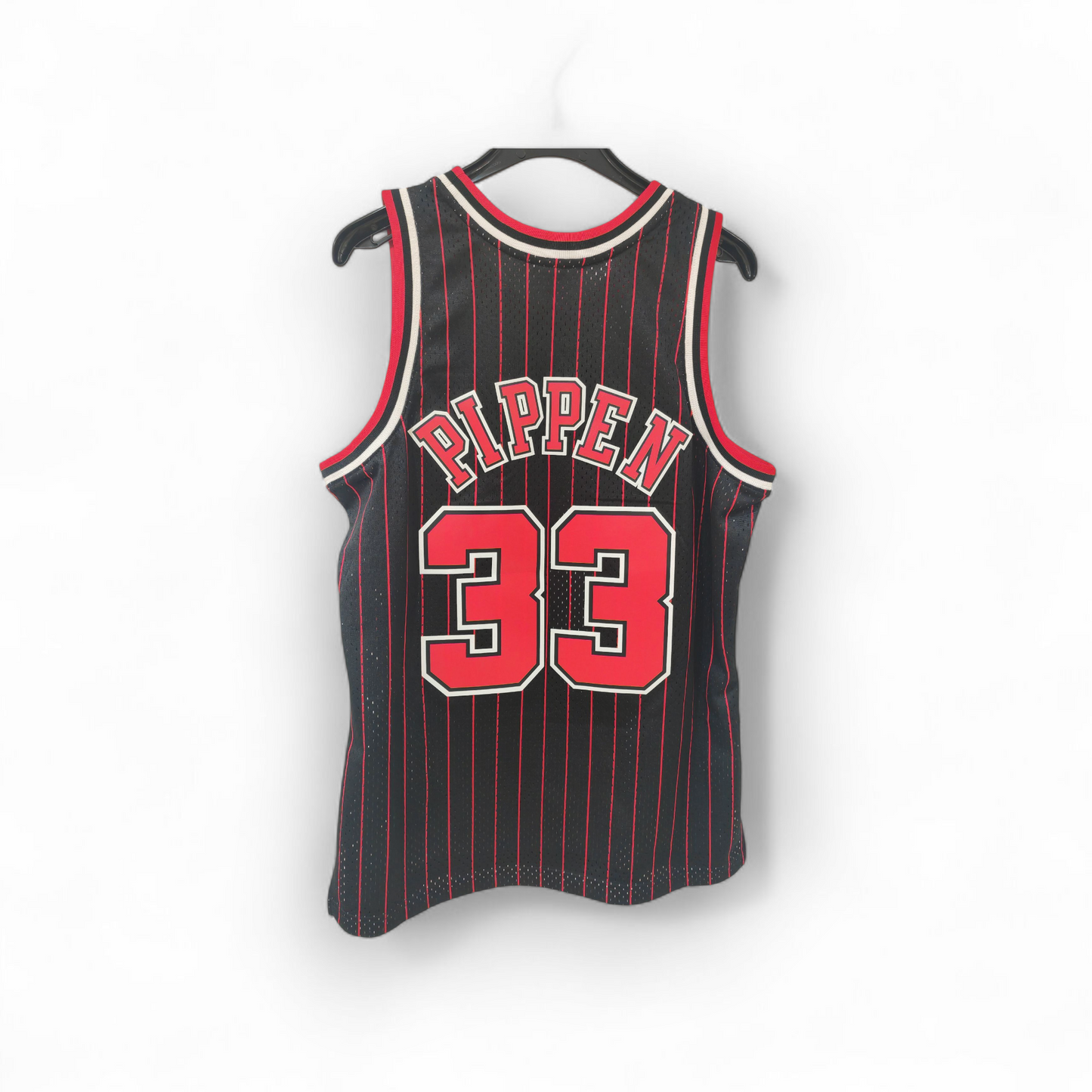 Mitchell & Ness Chicago Bulls 1995/96 Jersey, #33 Pippen, Black, Size Medium