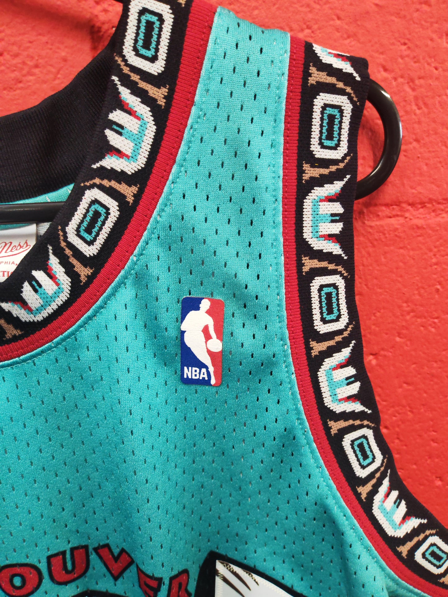 Mitchell & Ness Vancouver Grizzlies 1998/99 NBA Jersey, #10 Bibby, Size Large
