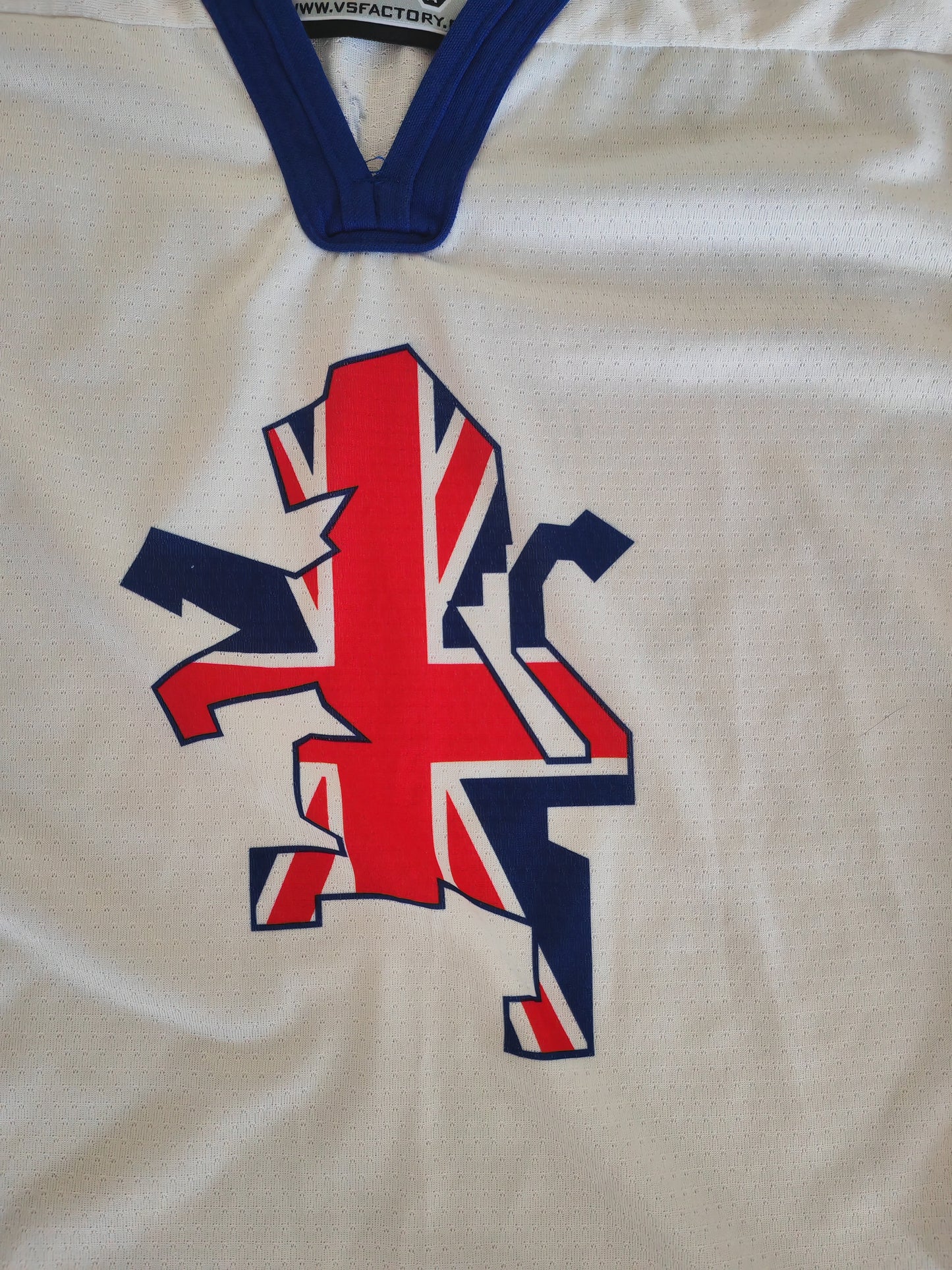 VS Factory Great Britain Ice Hockey Signed IIHF Jersey, White, Size Small