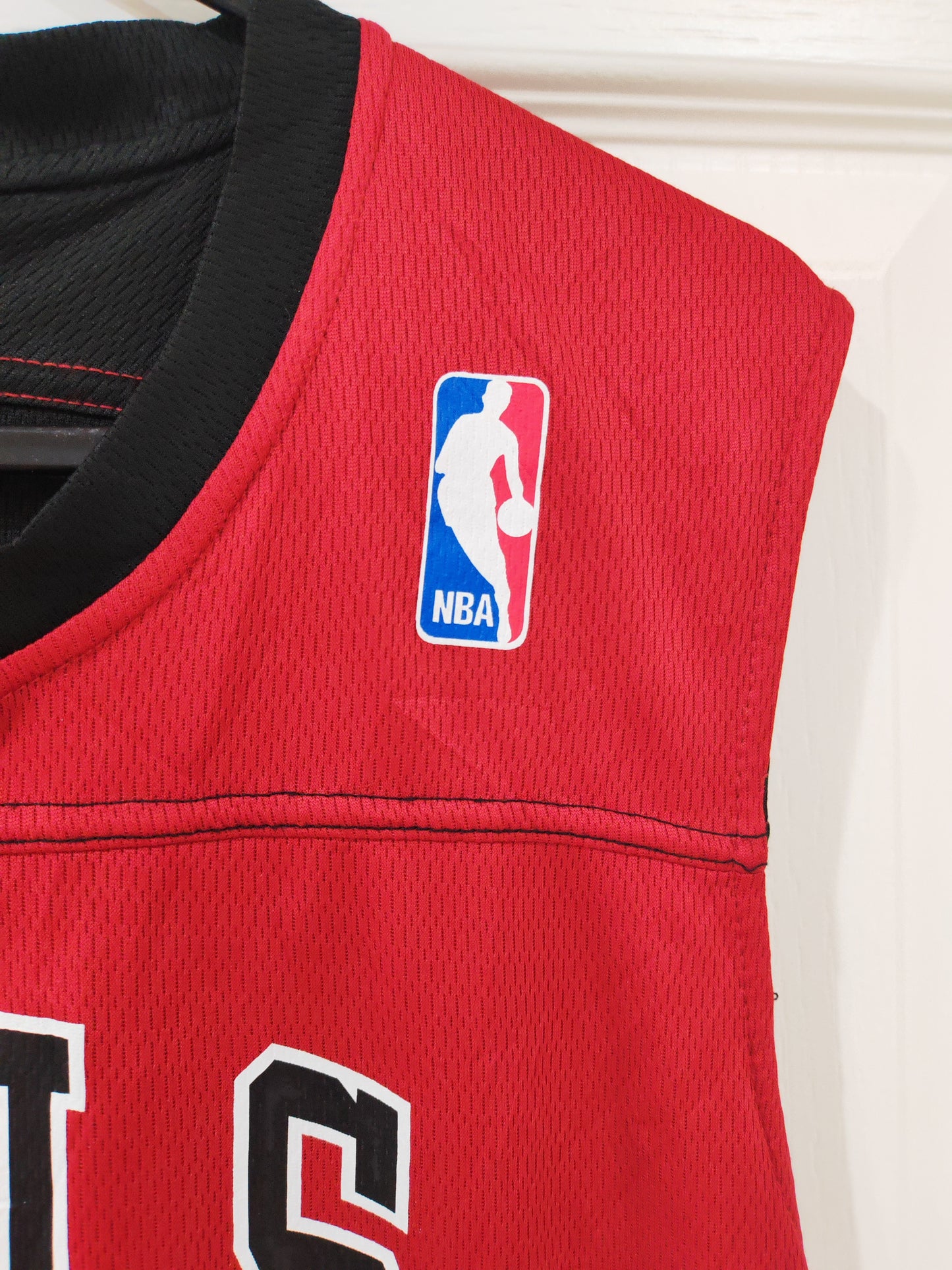 Alleson Athletic Chicago Bulls NBA Reversible Training Jersey, Black/Red, Size Small