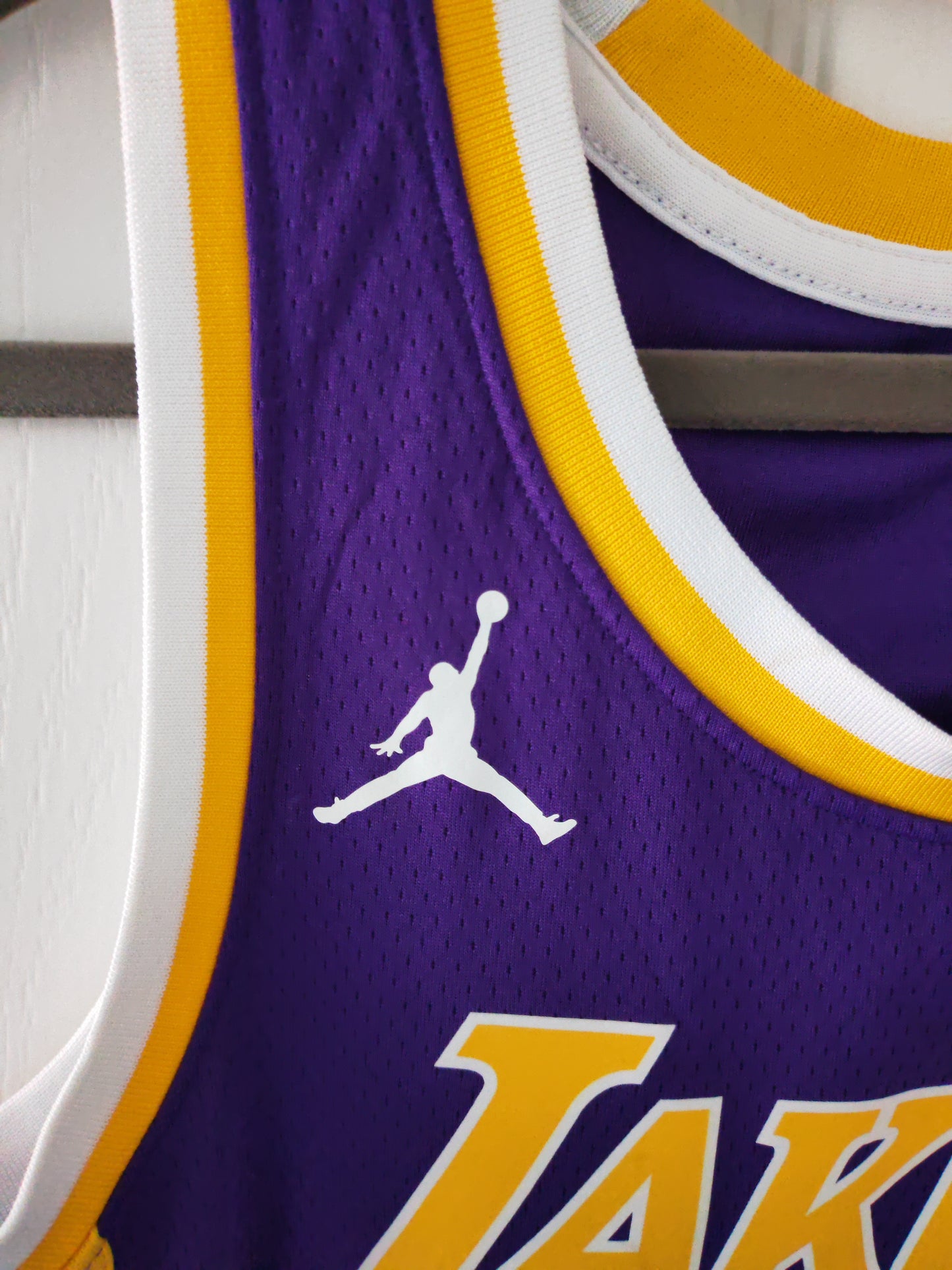 Jordan Los Angeles Lakers NBA Jersey, #6 James, Purple, Size Small