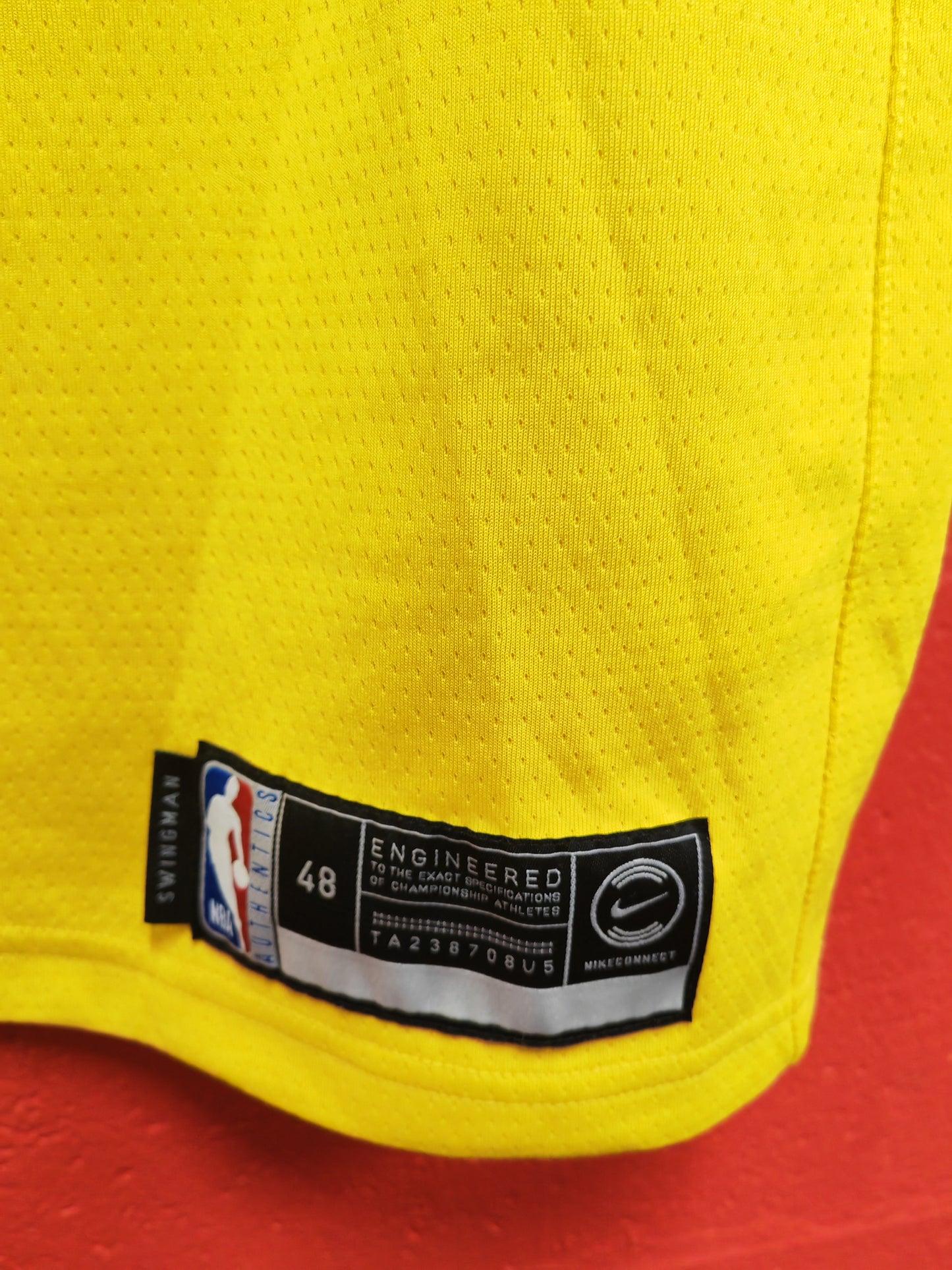 Nike Golden State Warriors NBA Jersey, #30 Curry, Yellow, Size Large