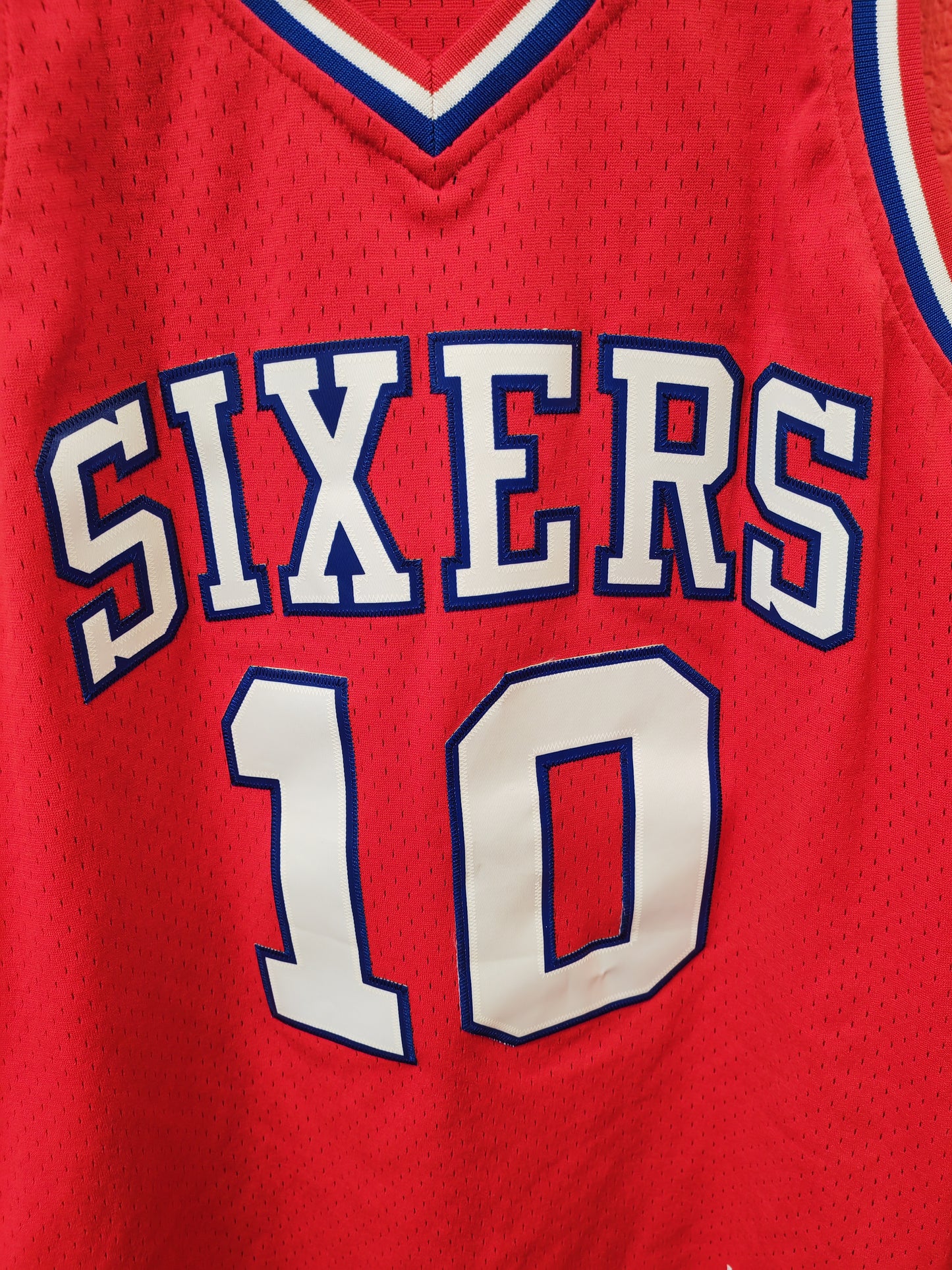 Mitchell & Ness Philadelphia 76ers 1982-83 Jersey, #10 Cheeks, Red, Size Medium