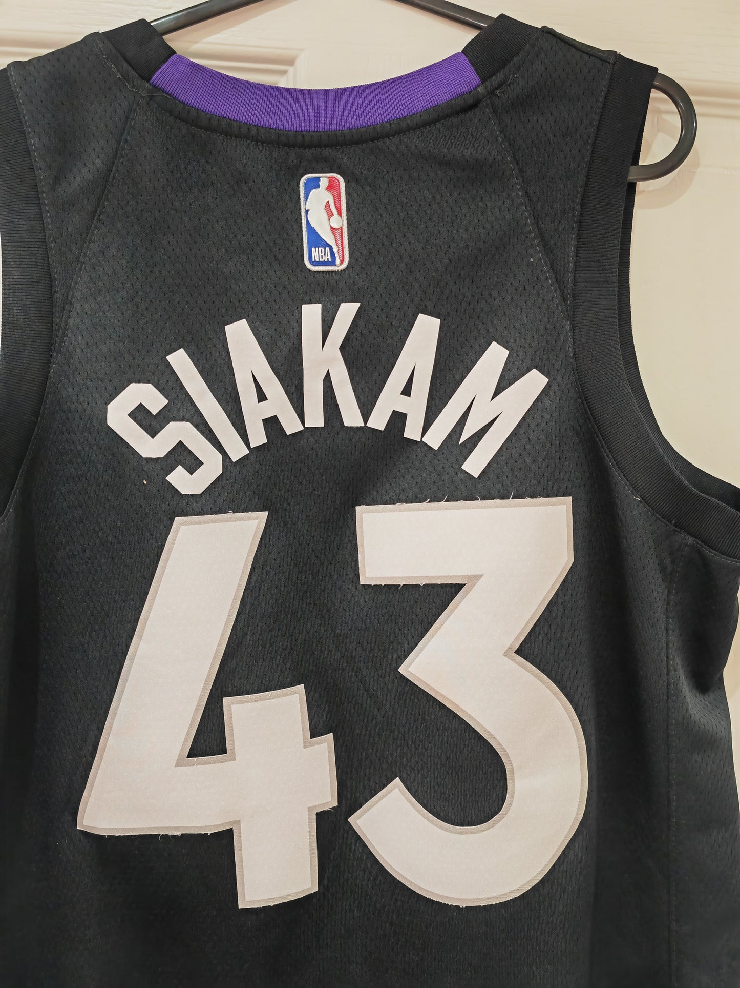 Nike Toronto Raptors NBA Earned Edition, #43 Siakam, Purple/Black, Size Medium